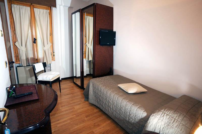 Drake Hotel Маранело Стая снимка