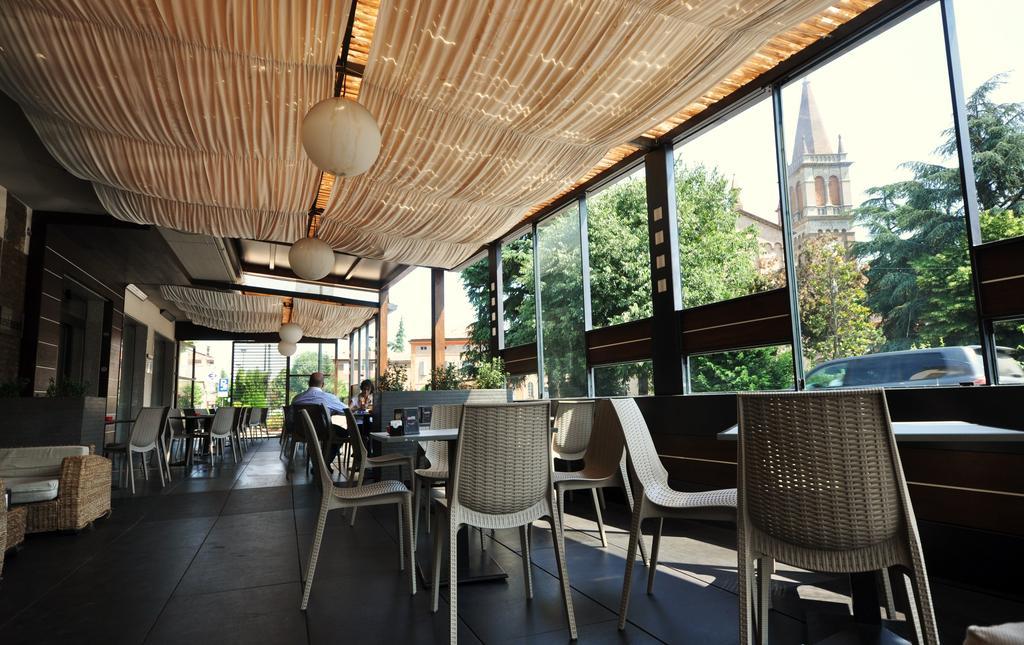 Drake Hotel Маранело Екстериор снимка